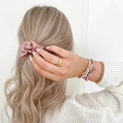 Bellody Scrunchie Haargummie Silk Met Logo - Roze