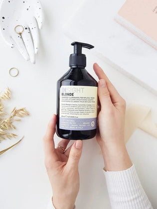 Insight Blonde Cold Reflections Brightening Shampoo