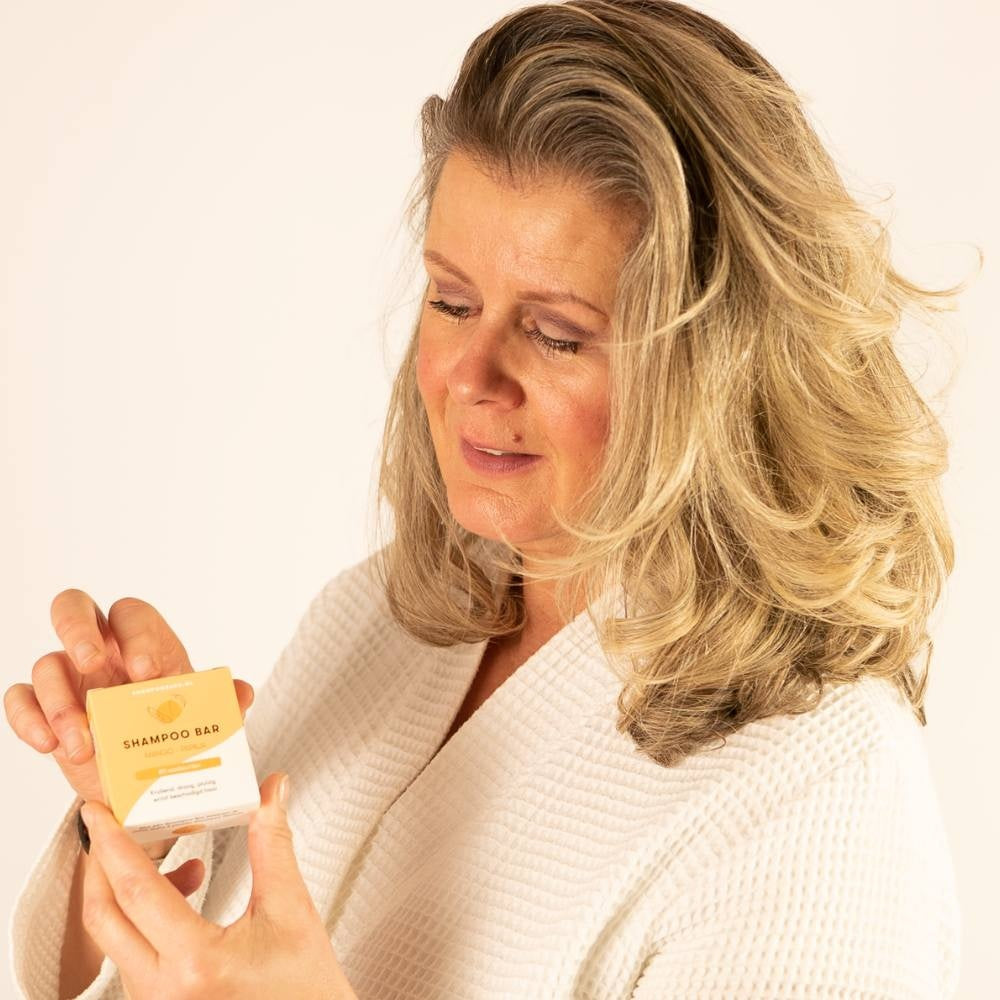 SOLYD Shampoo Bar Mango Papaya Curly & Dry Hair - 60g