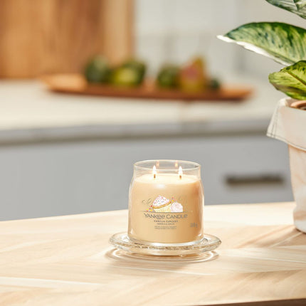 Yankee Candle Vanilla Cupcake Signature Small Tumbler - 122gr